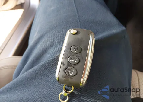 2016 Bentley Flying Spur V8 z USA, uszkodzony, nr VIN SCBET9ZA2G8054427